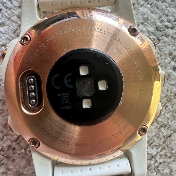Garmin Fenix 5S Sapphire crystal  Smartwatch - Picture 10 of 13